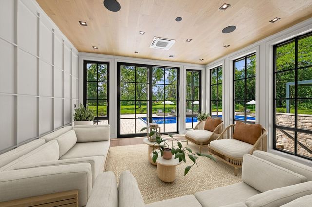 699 Plum Tree Road, Barrington Hills, IL 60010