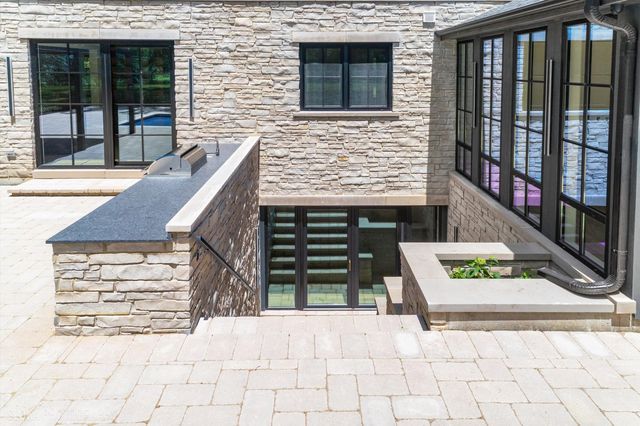 699 Plum Tree Road, Barrington Hills, IL 60010