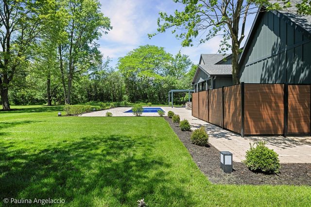 699 Plum Tree Road, Barrington Hills, IL 60010