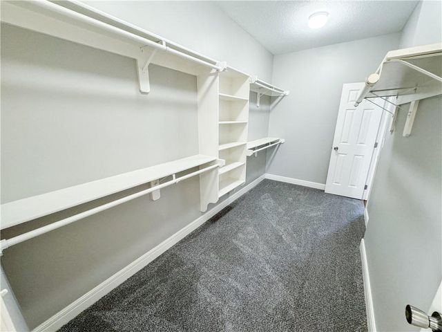 613 NE Persimmons Circle, Lee's Summit, MO 64064