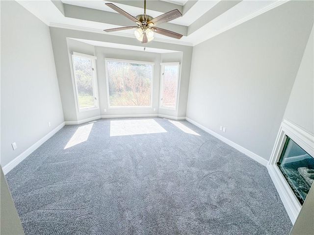 613 NE Persimmons Circle, Lee's Summit, MO 64064