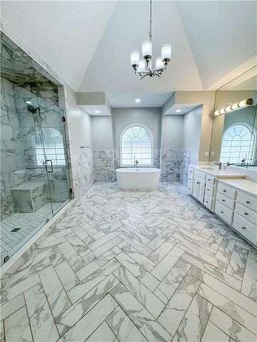 613 NE Persimmons Circle, Lee's Summit, MO 64064