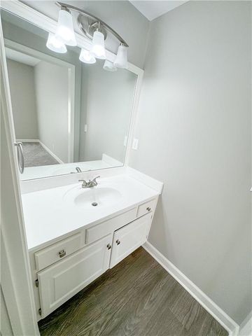 613 NE Persimmons Circle, Lee's Summit, MO 64064