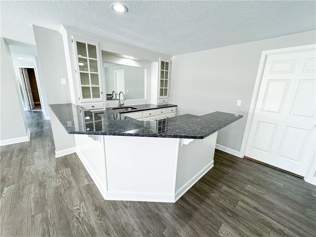 613 NE Persimmons Circle, Lee's Summit, MO 64064