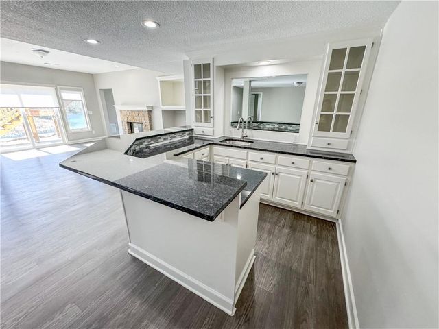 613 NE Persimmons Circle, Lee's Summit, MO 64064