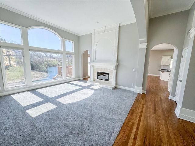 613 NE Persimmons Circle, Lee's Summit, MO 64064