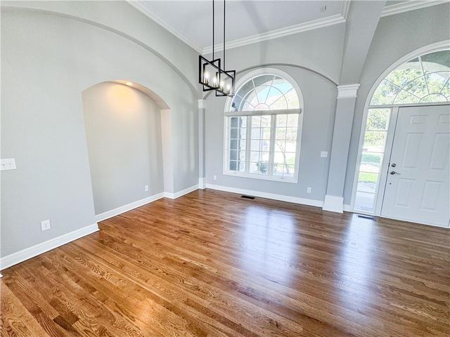 613 NE Persimmons Circle, Lee's Summit, MO 64064