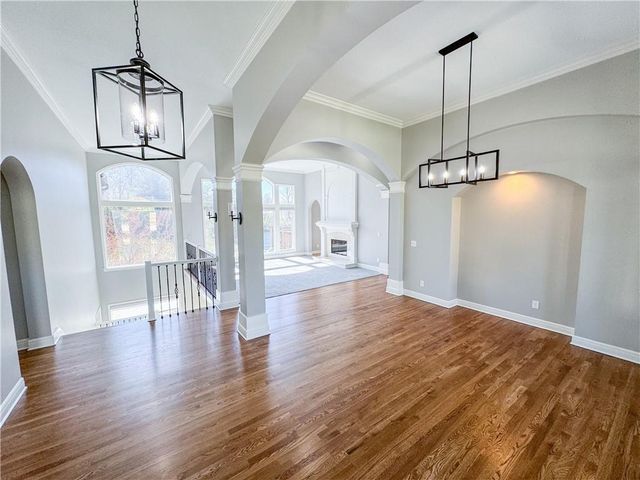 613 NE Persimmons Circle, Lee's Summit, MO 64064