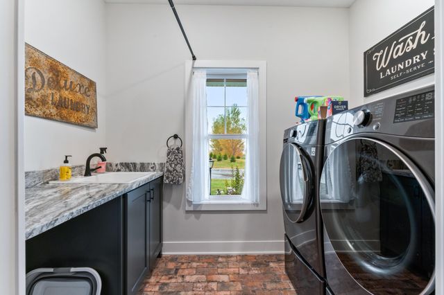 1009 Marion Court NE, Montgomery, MN 56069