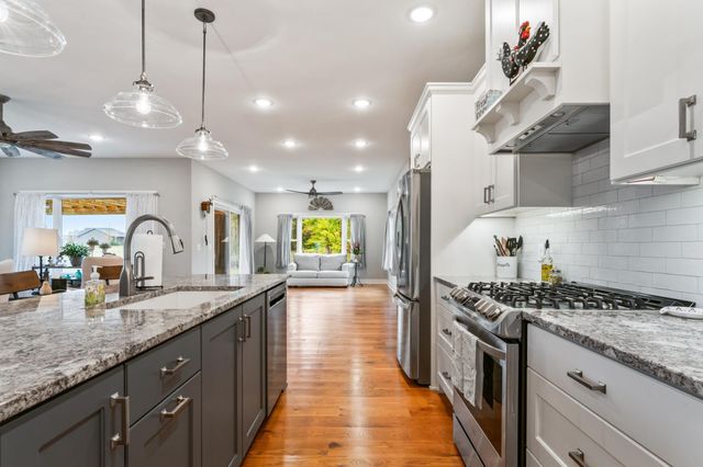 1009 Marion Court NE, Montgomery, MN 56069