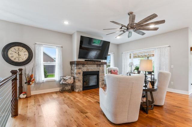 1009 Marion Court NE, Montgomery, MN 56069