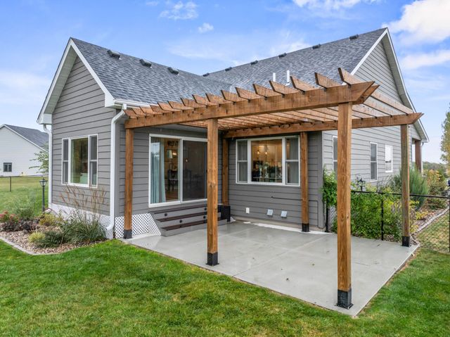 1009 Marion Court NE, Montgomery, MN 56069