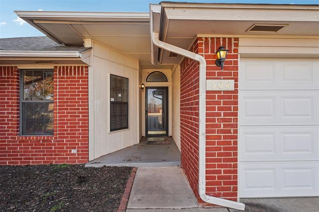 304 Cherokee Court, Blanchard, OK 73010