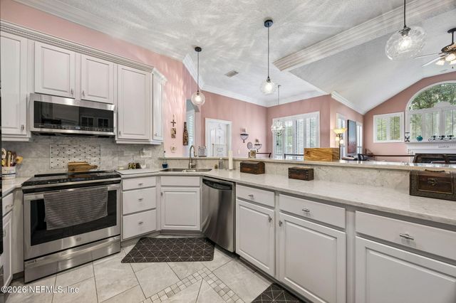 3857 REDS GAIT Lane, Jacksonville, FL 32223