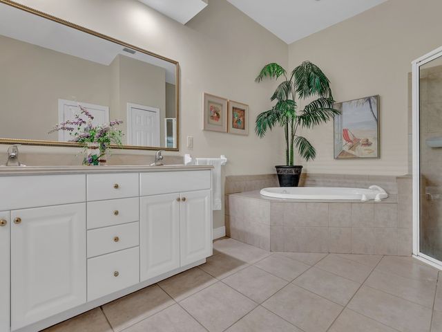 2225 Seaside Street, Vero Beach, FL 32963