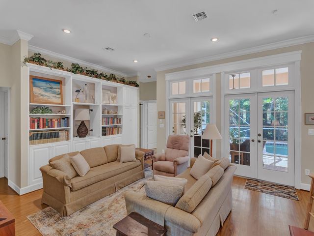 2225 Seaside Street, Vero Beach, FL 32963