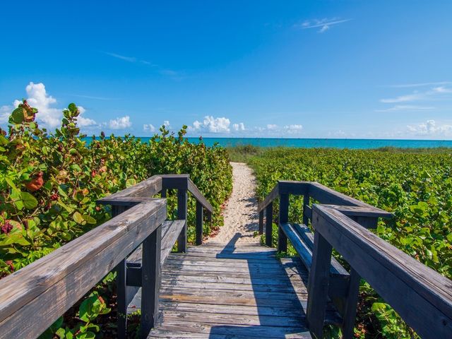 2225 Seaside Street, Vero Beach, FL 32963