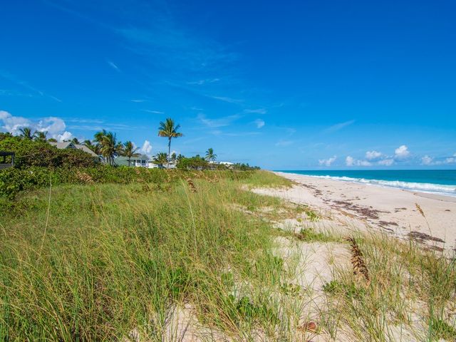 2225 Seaside Street, Vero Beach, FL 32963