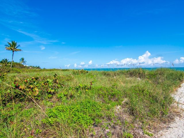 2225 Seaside Street, Vero Beach, FL 32963