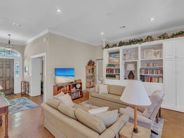 2225 Seaside Street, Vero Beach, FL 32963