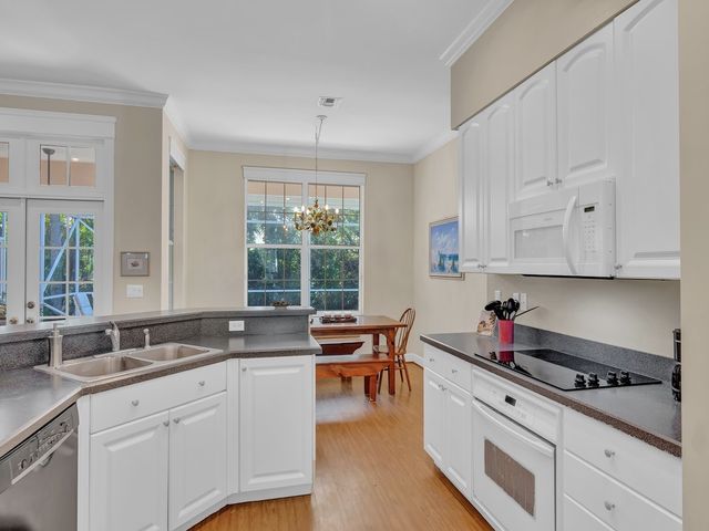 2225 Seaside Street, Vero Beach, FL 32963