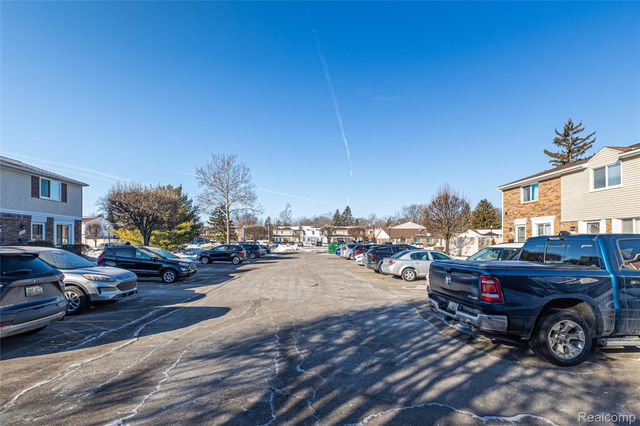 45860 Kensington Street, Utica, MI 48317