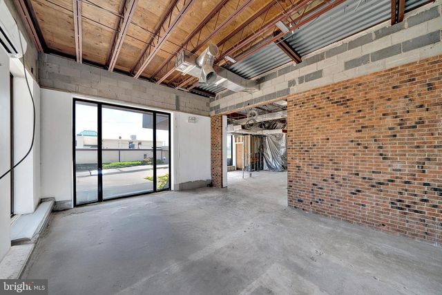 40 SCOTCH RD, Ewing, NJ 08628