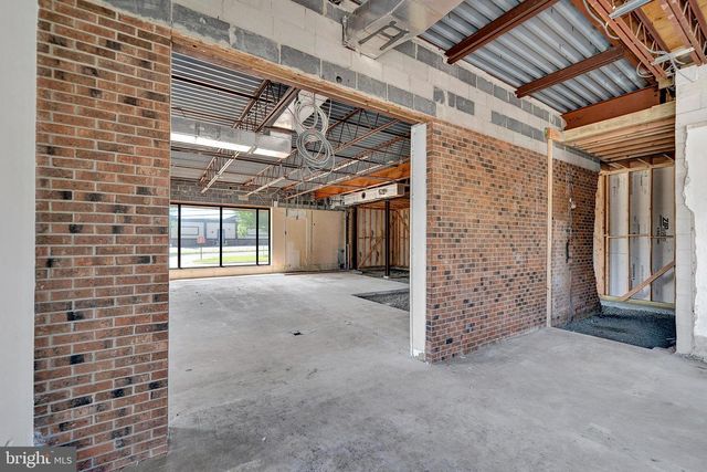 40 SCOTCH RD, Ewing, NJ 08628