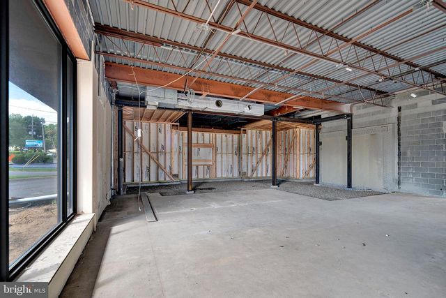 40 SCOTCH RD, Ewing, NJ 08628