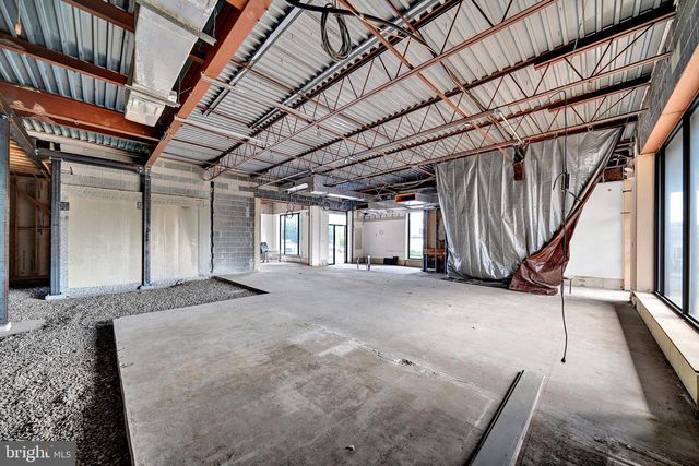 40 SCOTCH RD, Ewing, NJ 08628