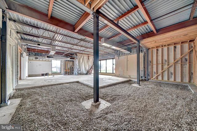 40 SCOTCH RD, Ewing, NJ 08628