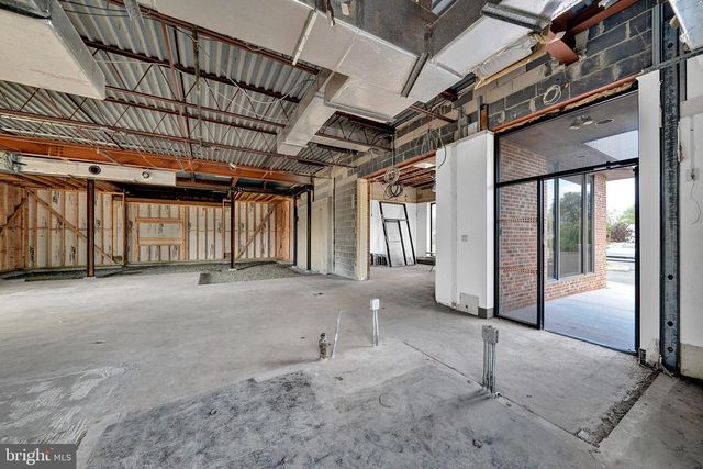 40 SCOTCH RD, Ewing, NJ 08628