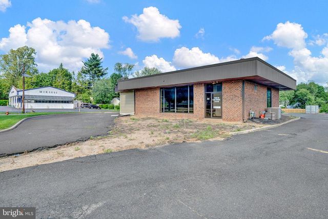 40 SCOTCH RD, Ewing, NJ 08628