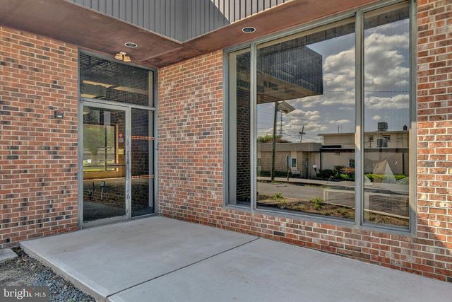 40 SCOTCH RD, Ewing, NJ 08628