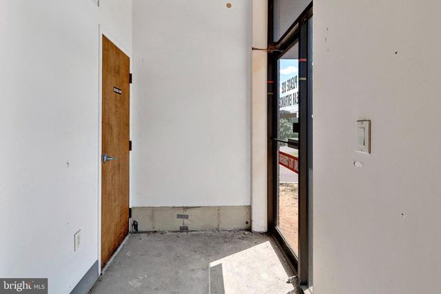 40 SCOTCH RD, Ewing, NJ 08628