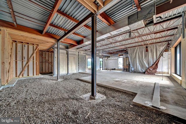 40 SCOTCH RD, Ewing, NJ 08628