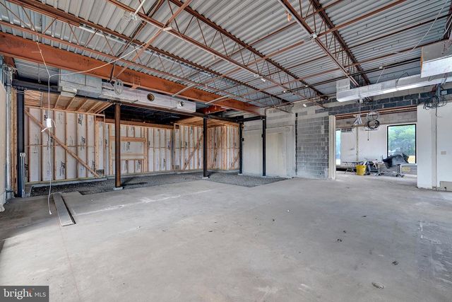 40 SCOTCH RD, Ewing, NJ 08628