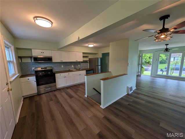 437 Lancashire Road, Unknown, MO 63137