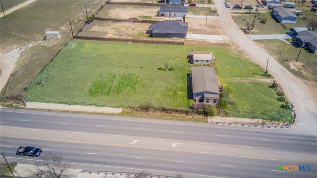 101 Crestview Drive, Liberty Hill, TX 78642