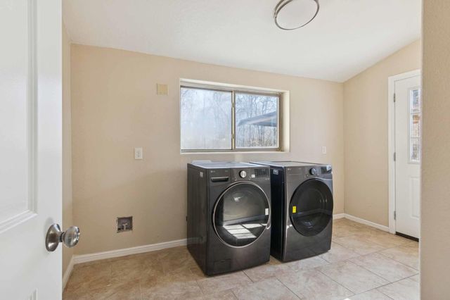 3046 River Bend Lane, Sealy, TX 77474