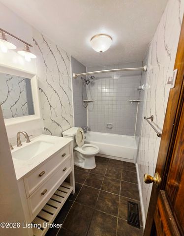 8636 Running Fox Cir, Louisville, KY 40291