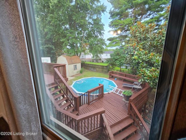 8636 Running Fox Cir, Louisville, KY 40291