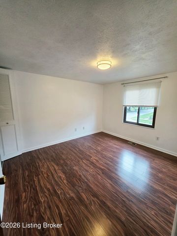 8636 Running Fox Cir, Louisville, KY 40291