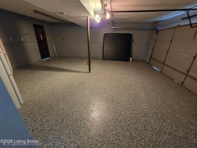 8636 Running Fox Cir, Louisville, KY 40291