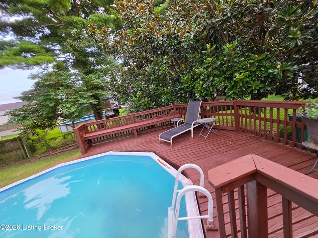 8636 Running Fox Cir, Louisville, KY 40291