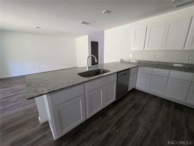 9610 N San Jose Way, Citrus Springs, FL 34433