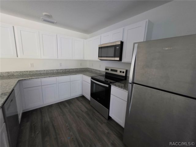 9610 N San Jose Way, Citrus Springs, FL 34433