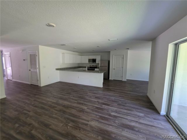 9610 N San Jose Way, Citrus Springs, FL 34433