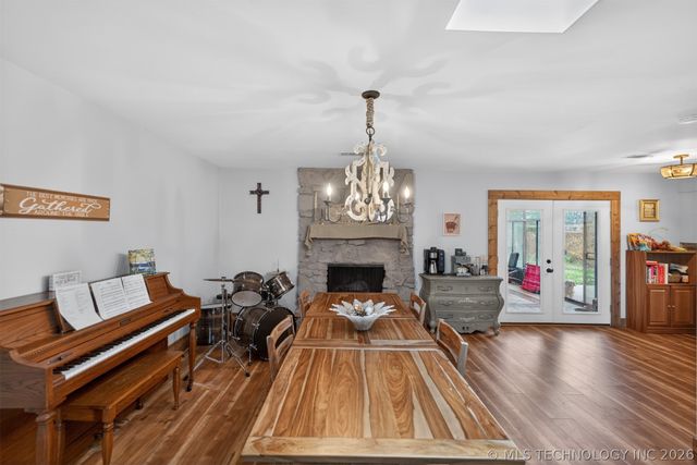 1045 Rolling Meadows, Bartlesville, OK 74006