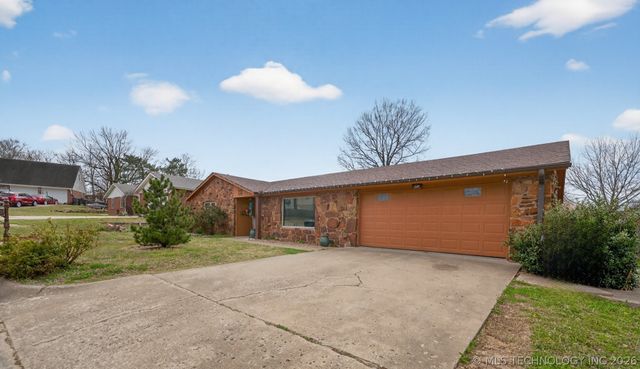 1045 Rolling Meadows, Bartlesville, OK 74006
